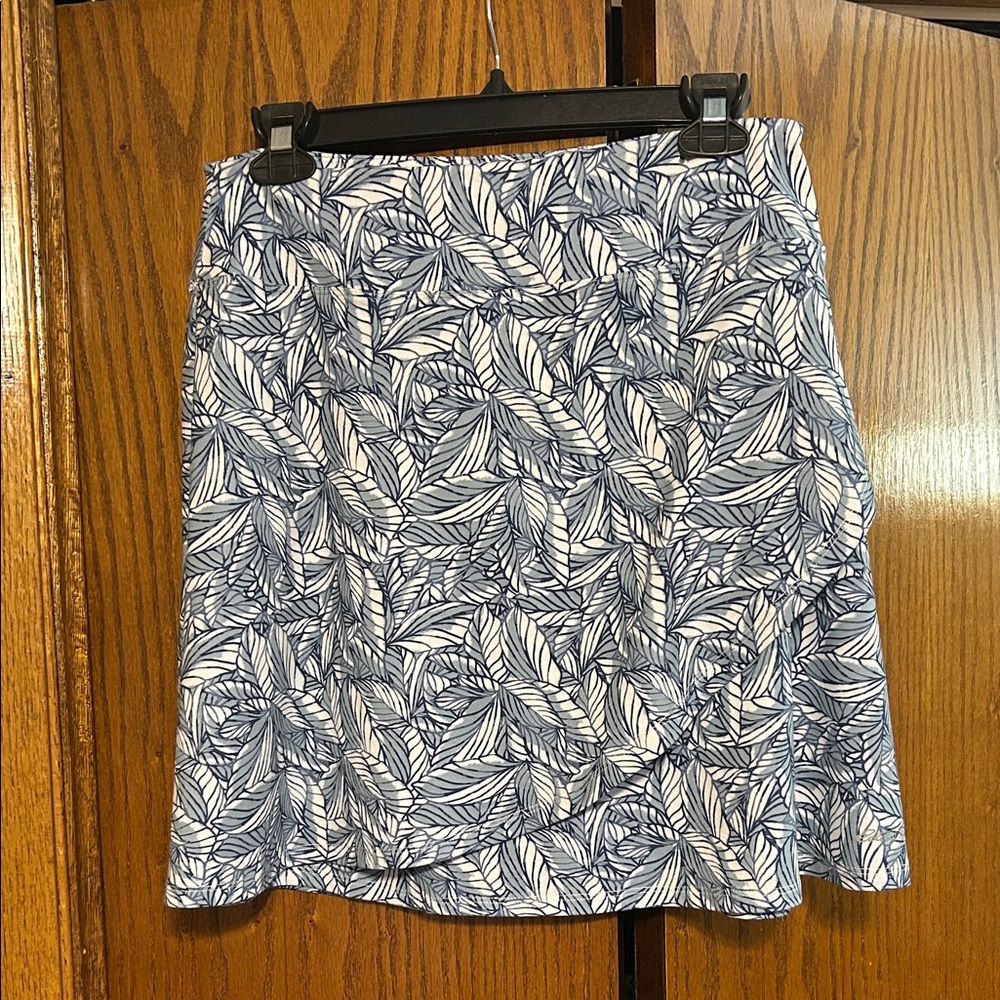 Eddie Bauer Navy and White M golf Skirt